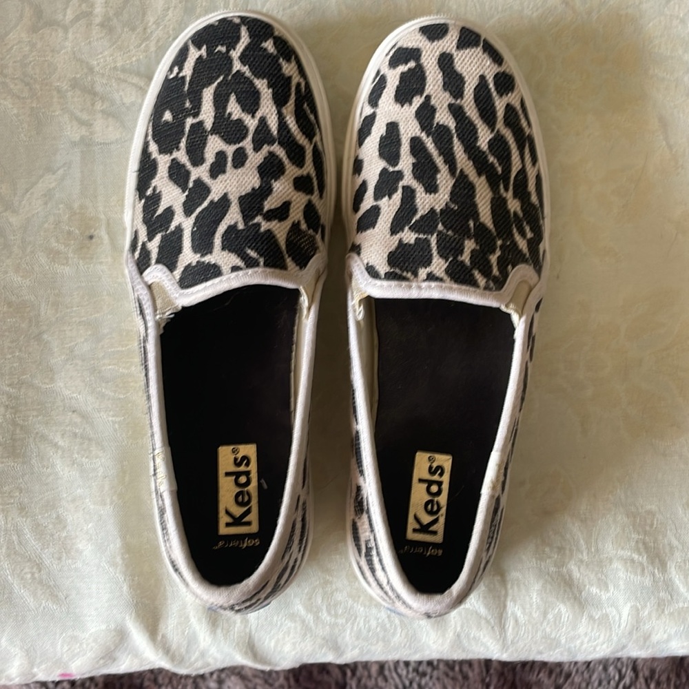 🆕 WOT* Keds slip on animal print sneakers. Brand new never worn. Super cute 6.5